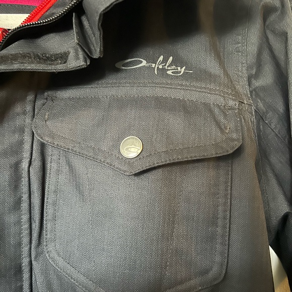 Oakley Snowboard Jacket - Picture 2 of 5